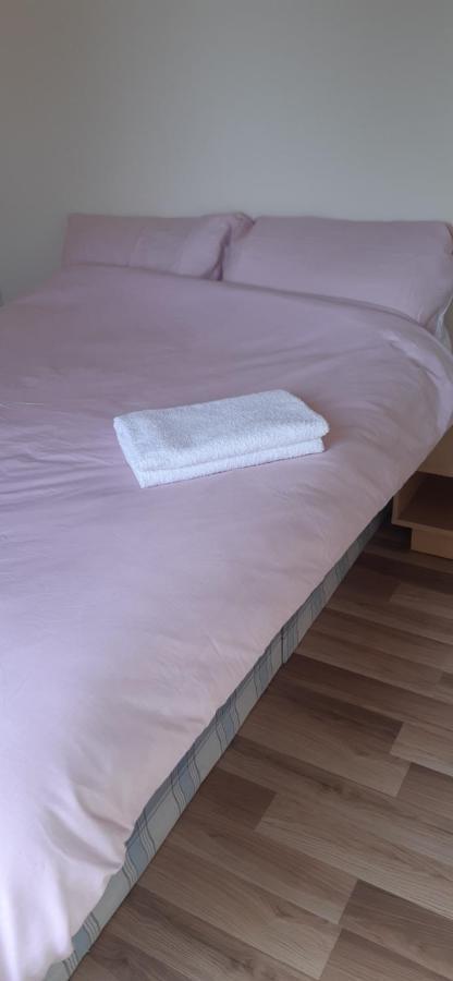 Our Guests Are Royal Apartment Wellingborough Exterior photo